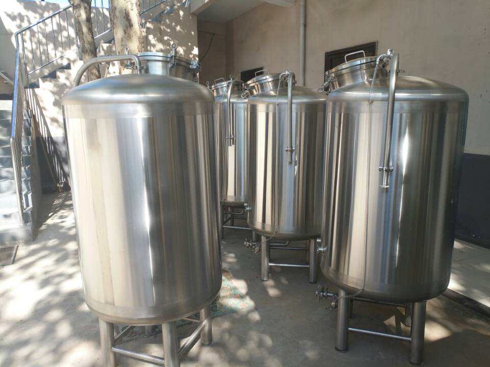 <b>2HL Micro Brite Beer Tank</b>